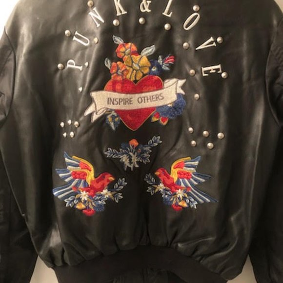 ZARA CHIC BLACK LADIES VEGAN LEATHER AND NYLON STUDDED SOUVENIR BOMBER JACKET - Picture 2 of 6